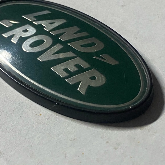 Land Rover emblem - Picture 2 of 5